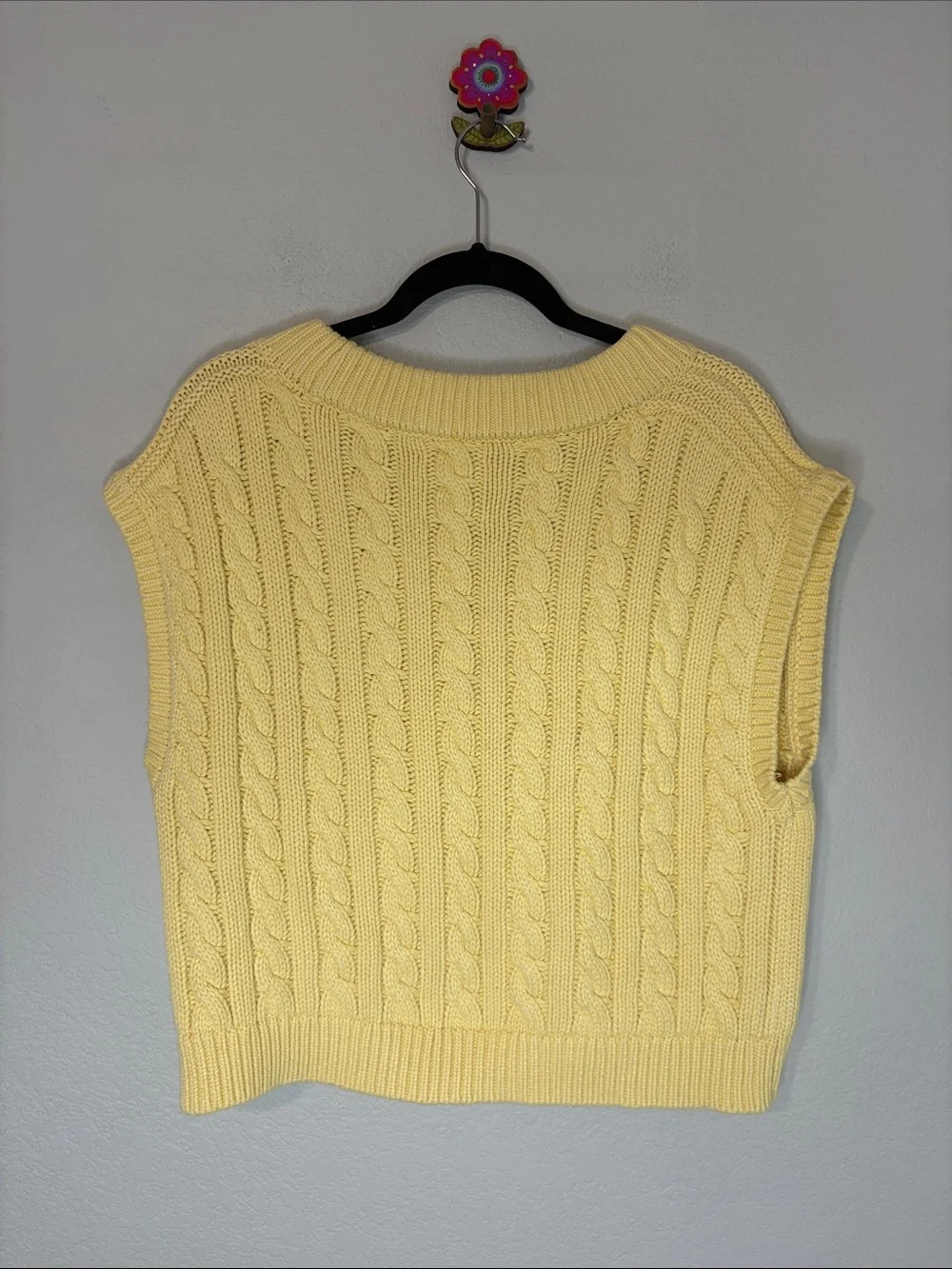 Abercrombie & Fitch Yellow Cable Knit Cropper Sweater Vest L - Picture 3 of 4